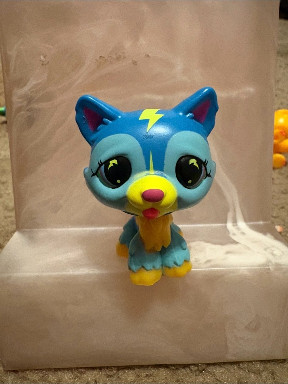 Littlest Pet Shop Blue & Yellow Lightning-Faced Cat Figure